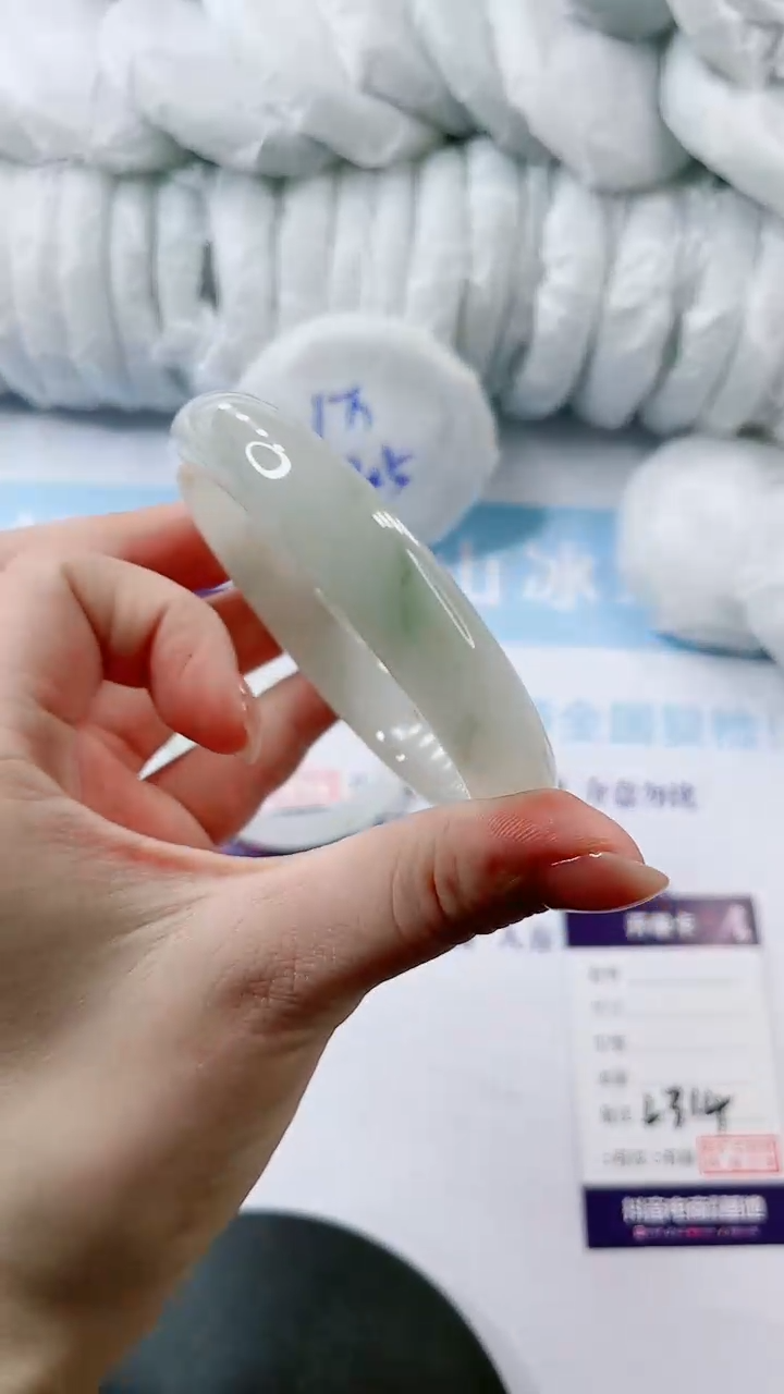 【闪购商品】石英质玉手镯未镶嵌多样性发货L314