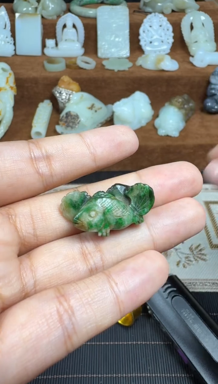 颈饰未镶嵌翡翠1