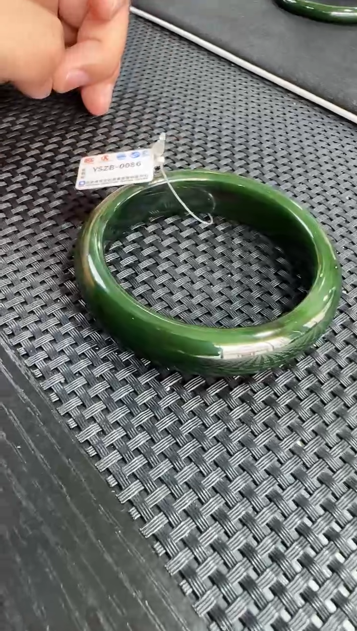 【闪购商品】和田玉手镯未镶嵌56-57圈口