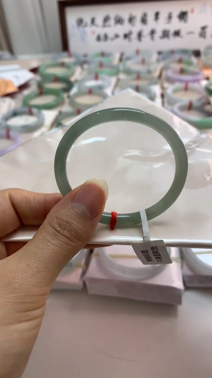 未镶嵌手镯翡翠52贵妃圆
