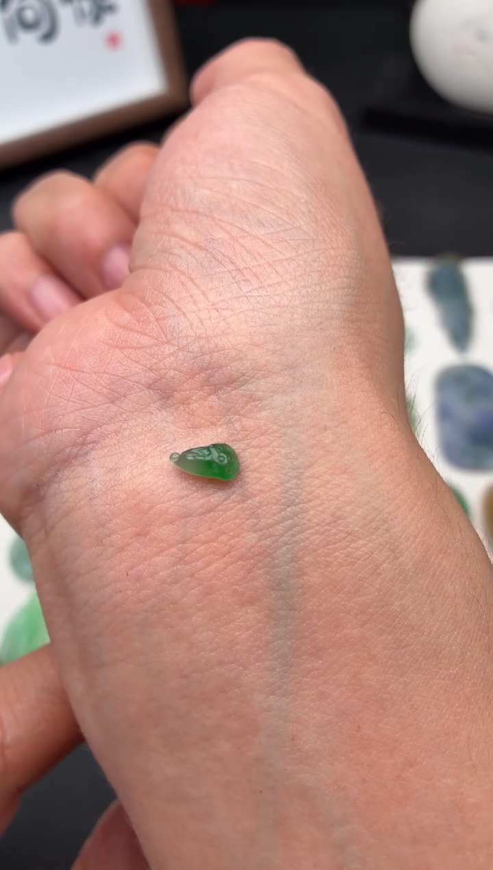 未镶嵌定制翡翠翡翠