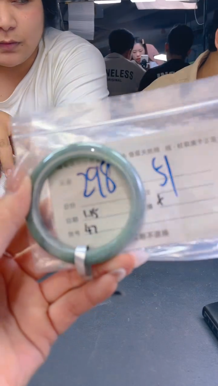 【闪购商品】定制翡翠未镶嵌毛货手镯需精细抛光/51