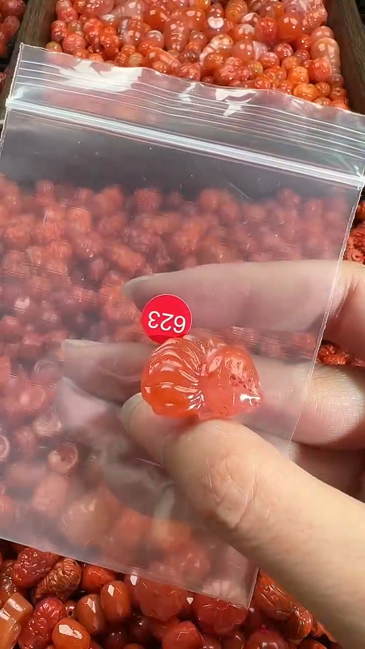 颈饰未镶嵌南红玛瑙1