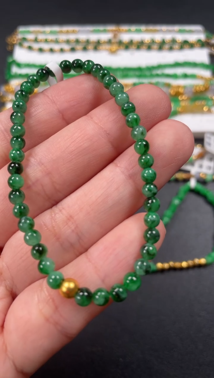 足金镶嵌手串翡翠一条  P428