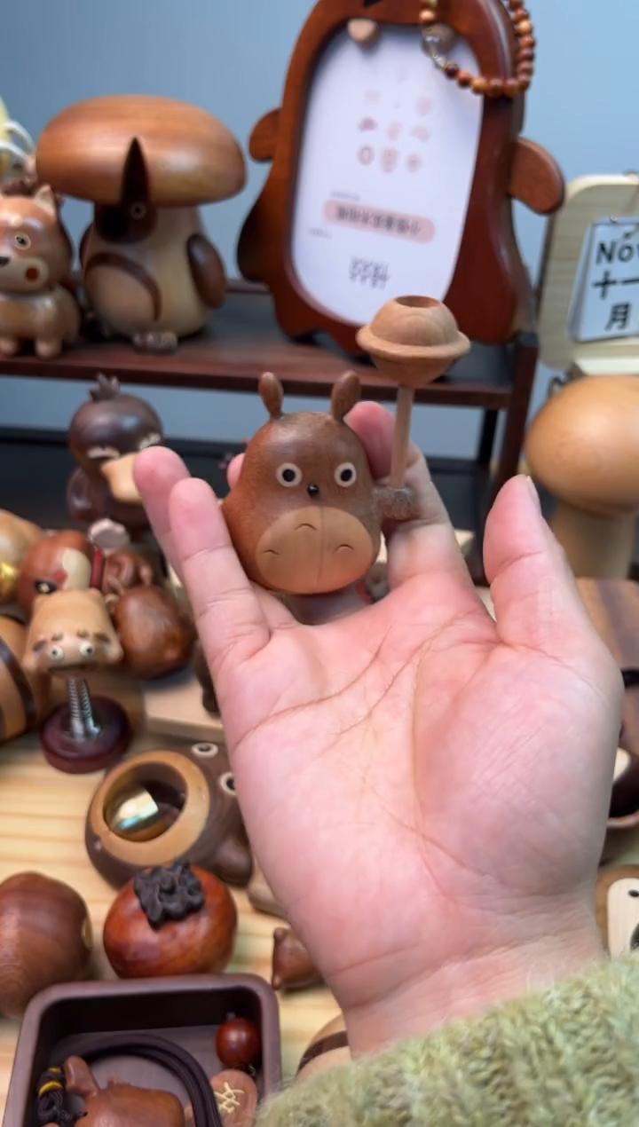 木棒棒糖小龙猫摆件 