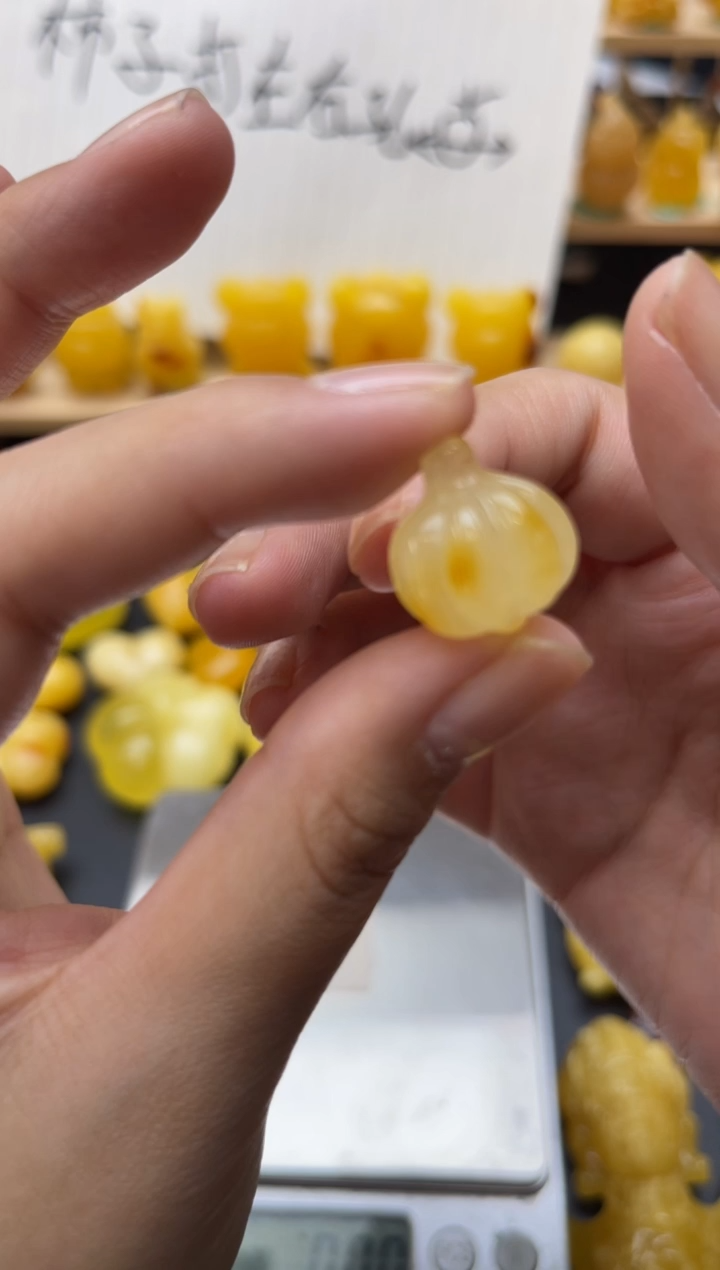 琥珀未镶嵌珠宝奇石039琥珀蜜蜡微瑕坑