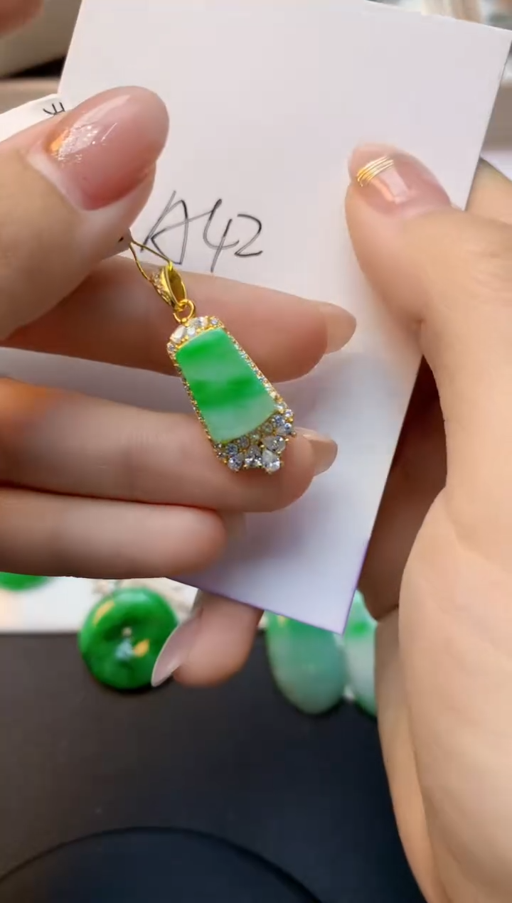 颈饰未镶嵌翡翠天然A货缅甸翡翠百元以上9元证书费自理