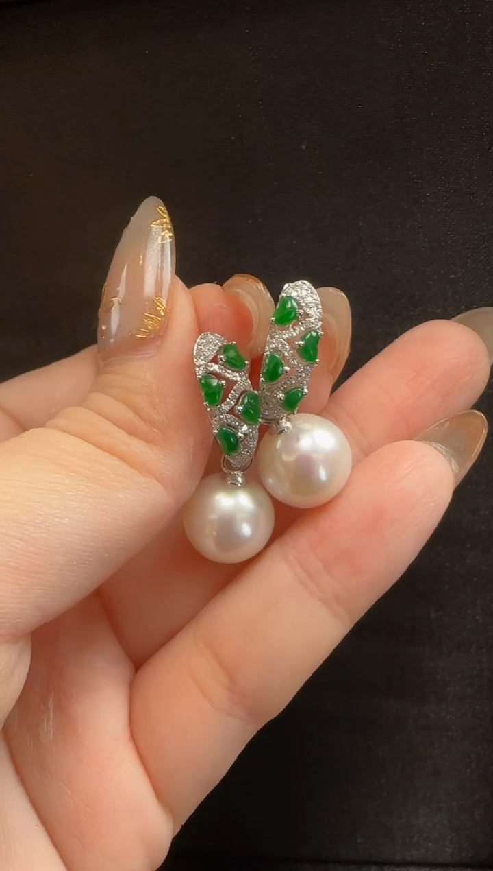 【闪购商品】翡翠耳环18K金镶嵌132心形一对