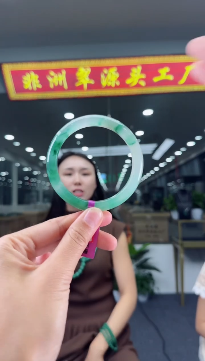 【闪购商品】石英质玉手镯未镶嵌天然A货 非洲翠 手镯（单品）