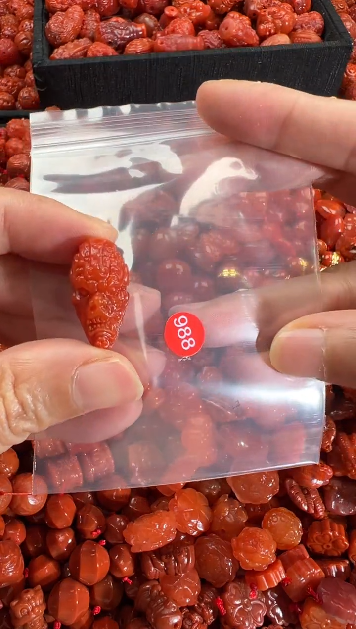 【闪购商品】南红玛瑙颈饰未镶嵌1