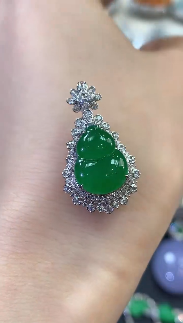 【闪购商品】翡翠吊坠(不含链)18K金镶嵌 C212