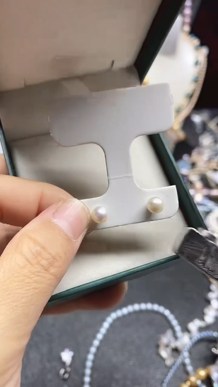 未镶嵌淡水珍珠耳饰多人