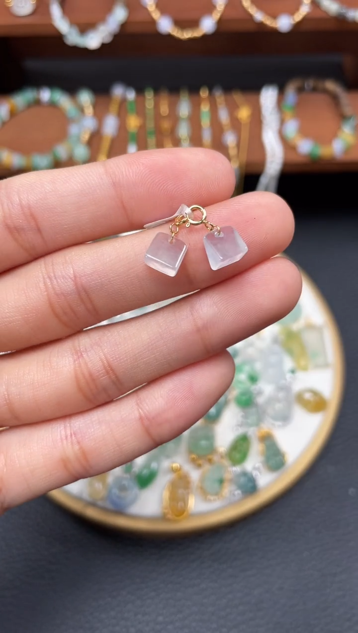 【闪购商品】翡翠吊坠(不含链)18K金镶嵌2个  JK251