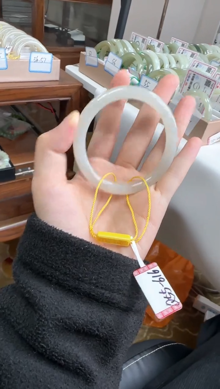 未镶嵌手镯和田玉56