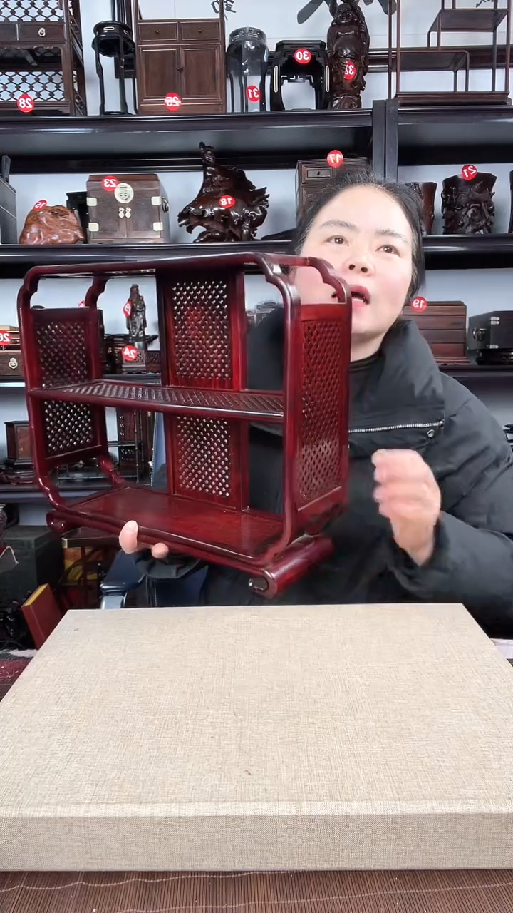 【闪购商品】木0095老李红木工艺品