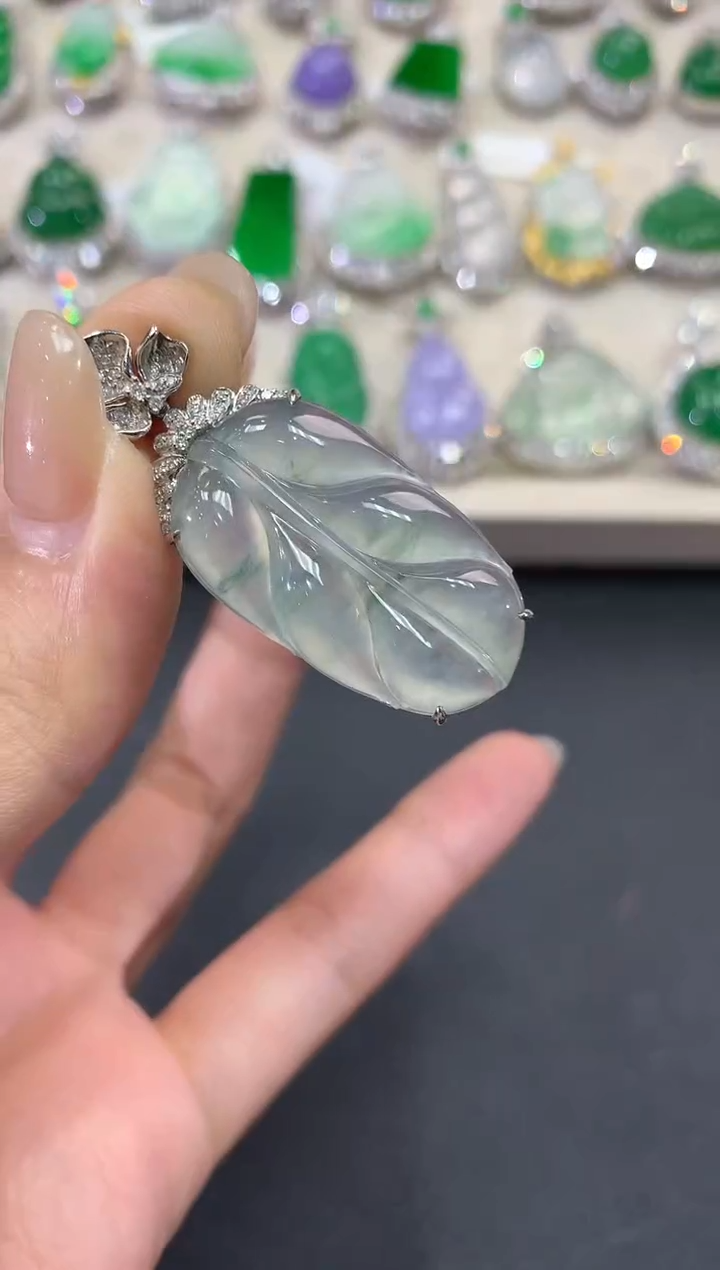 【闪购商品】翡翠吊坠(不含链)18K金镶嵌q93        