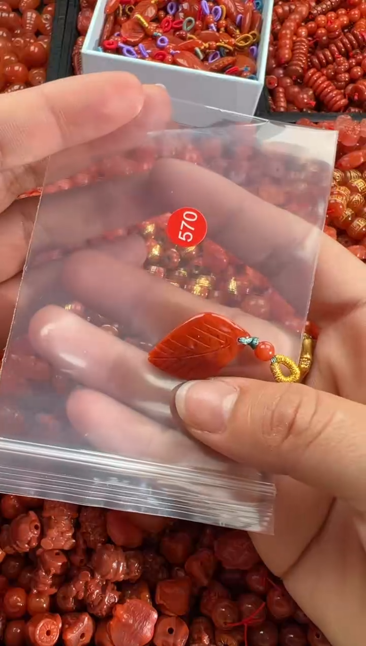 【闪购商品】南红玛瑙颈饰未镶嵌1