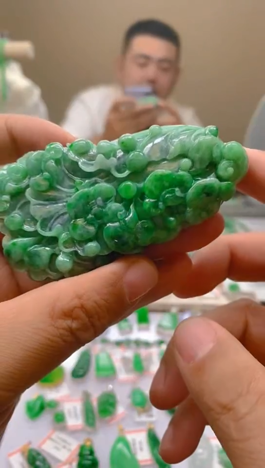 【闪购商品】翡翠颈饰未镶嵌新号开播，全场乱卖