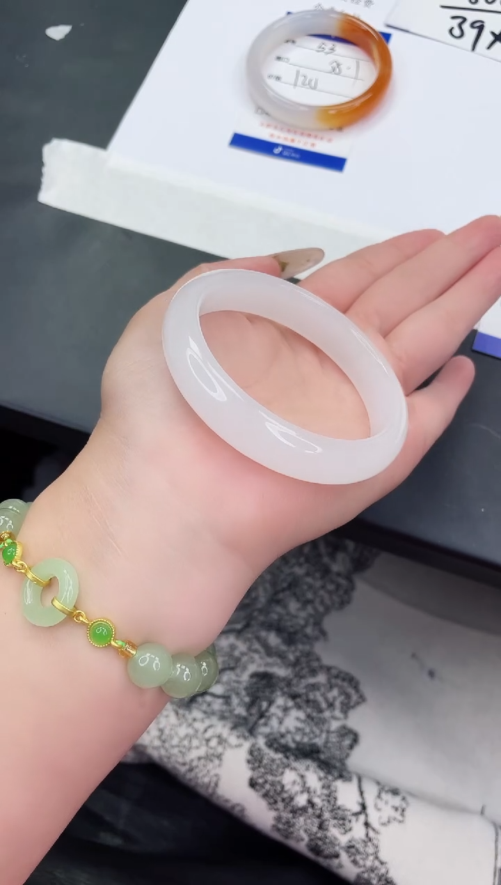 【闪购商品】石英质玉未镶嵌手镯B34-57+