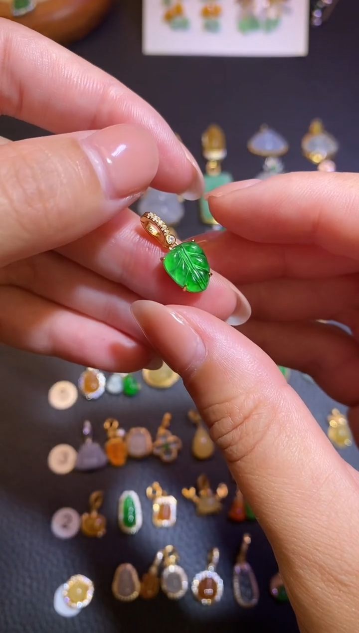 颈饰银S925镶嵌翡翠a货翡翠