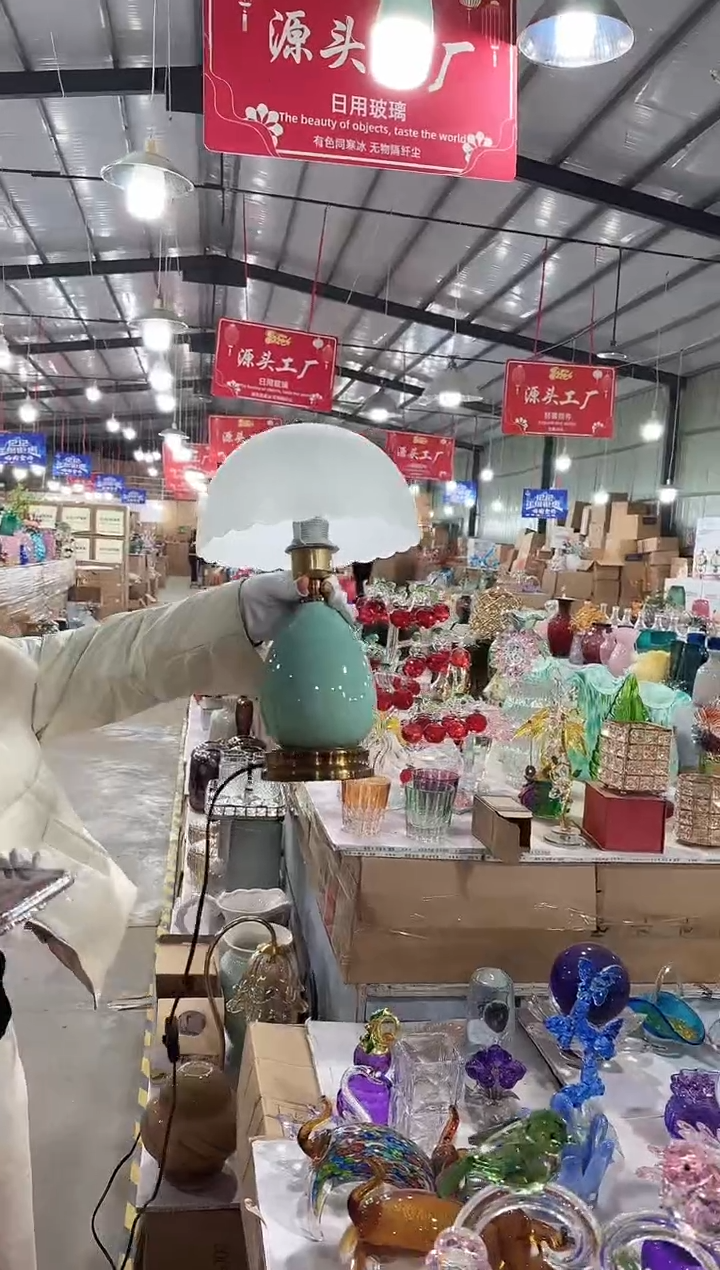 【闪购商品】无铅玻璃悠悠Q-花器-18早