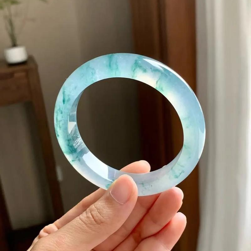 纯天然缅甸翡翠冰飘花手镯冰透飘绿浅绿绿色
