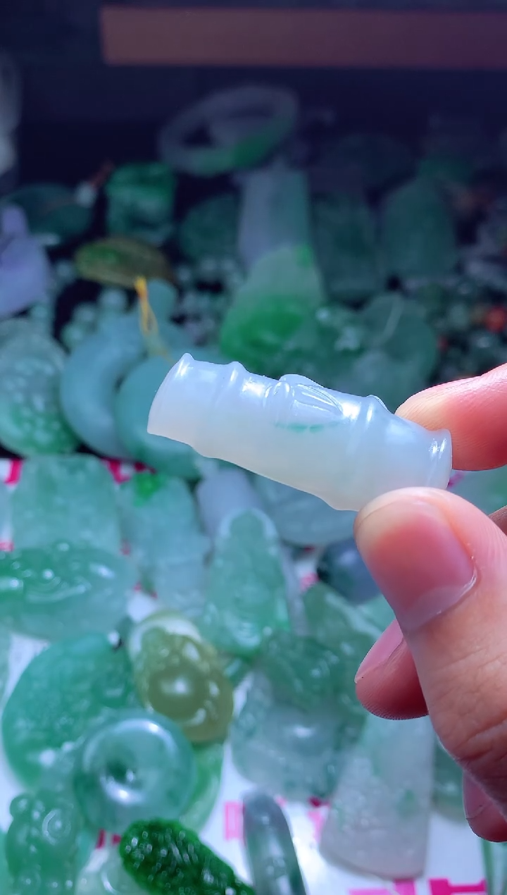 定制翡翠未镶嵌翡翠毛货定制