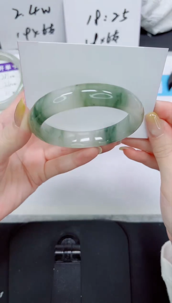 石英质玉手镯未镶嵌282