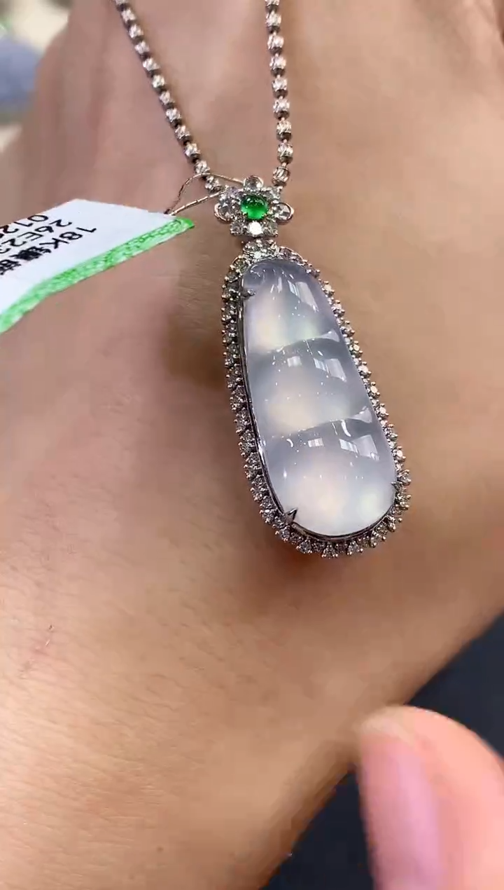 【闪购商品】翡翠吊坠(不含链)18K金镶嵌 C70