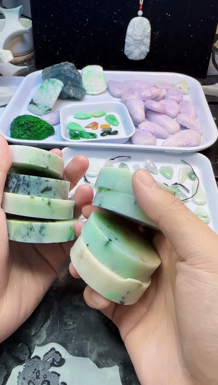 颈饰未镶嵌翡翠杨*福033天然A货翡翠