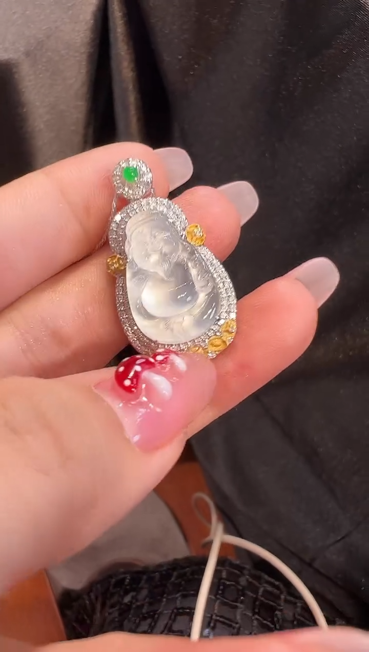 【闪购商品】翡翠颈饰18K金镶嵌吊坠