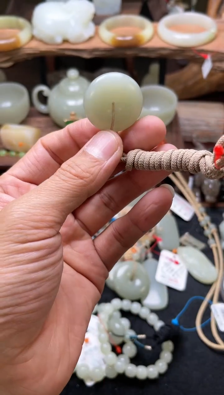 【闪购商品】和田玉吊坠未镶嵌且末青白 平安扣 822428