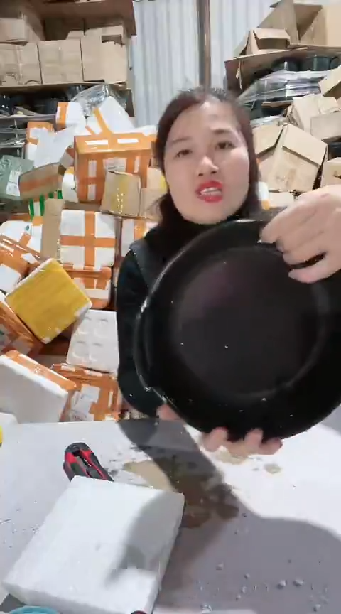 【闪购商品】325瑕疵黑色煎盘，，