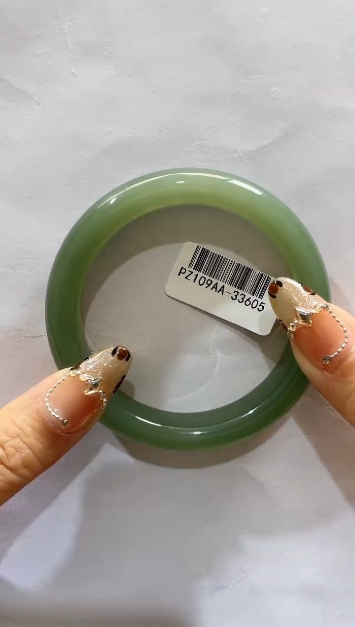 【闪购商品】和田玉手镯未镶嵌55+圈口
