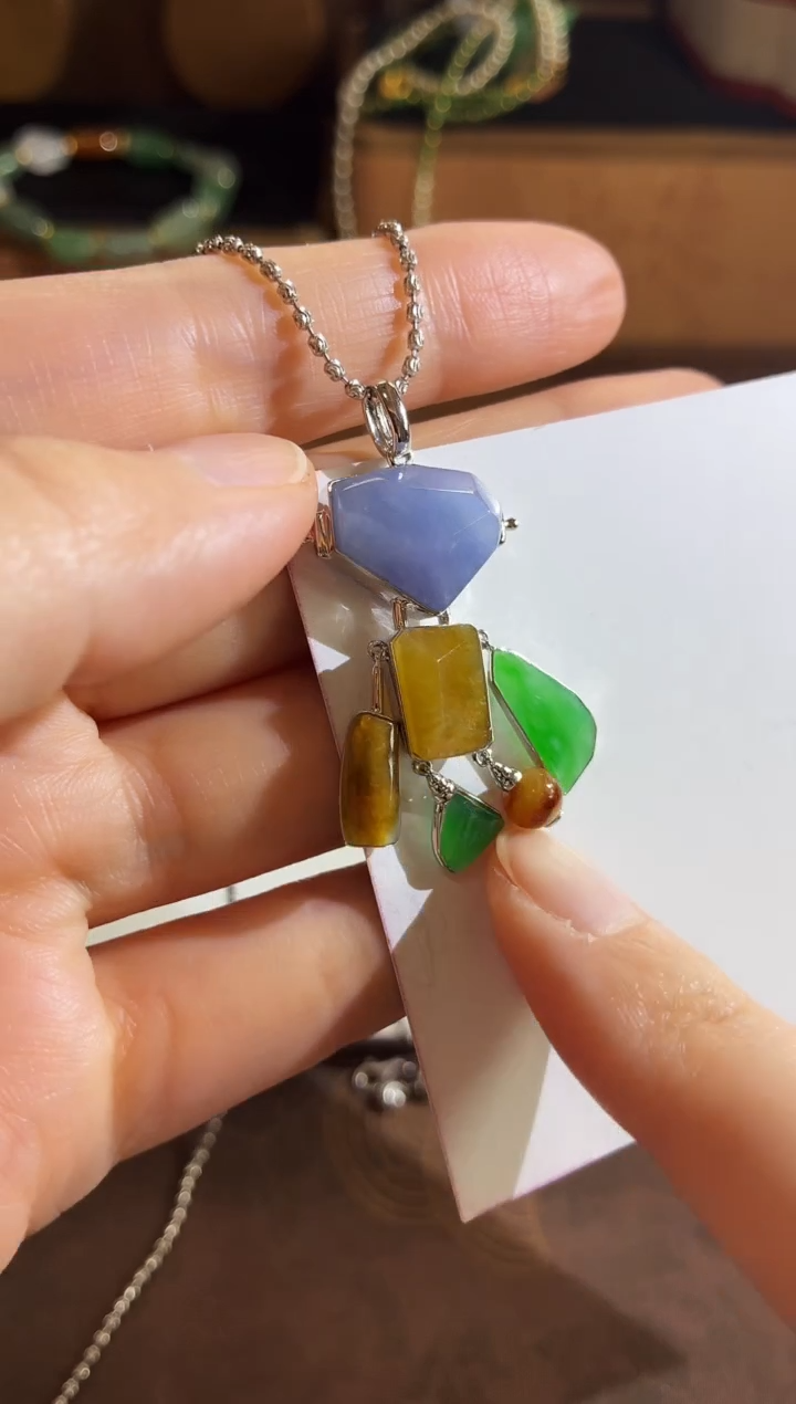 吊坠(不含链)18K金镶嵌翡翠吊坠