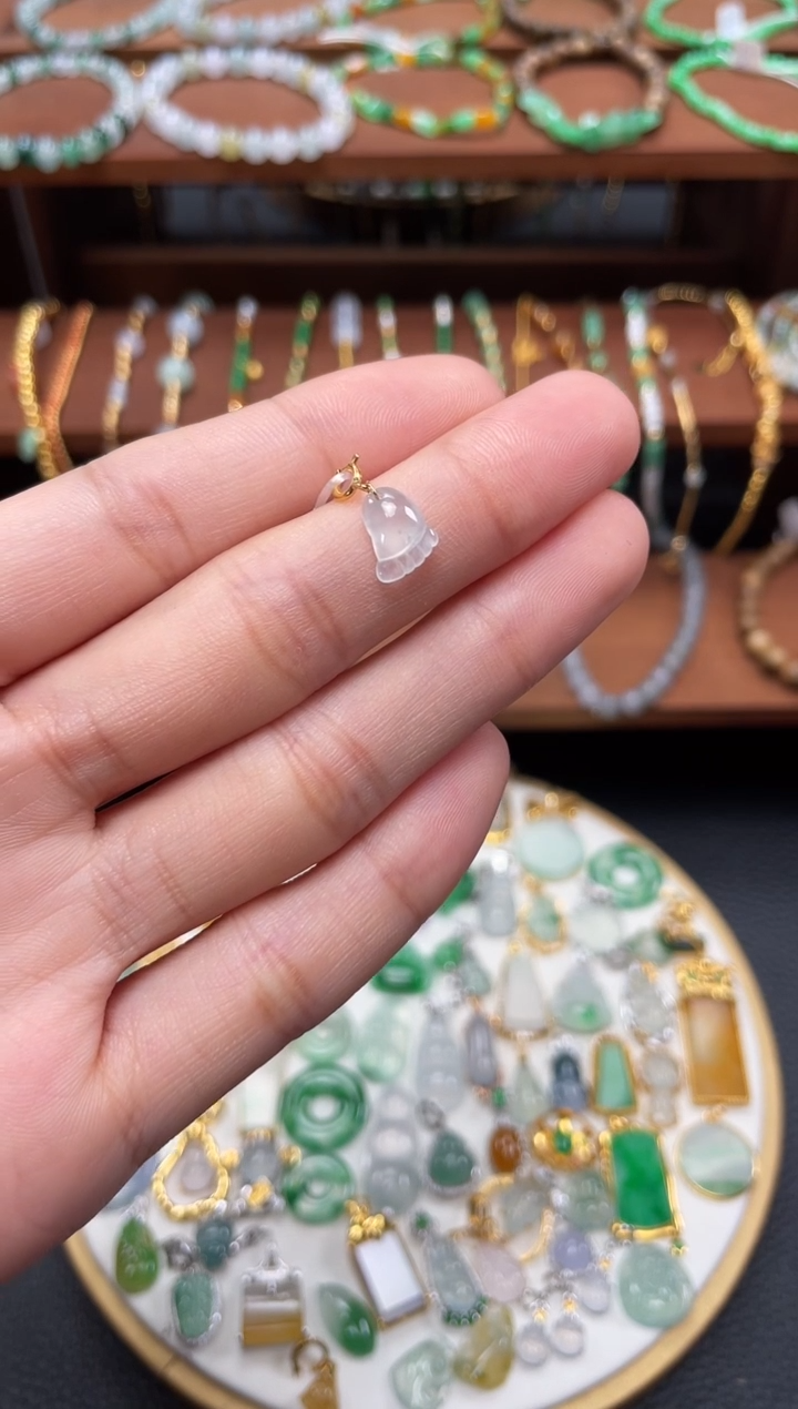 【闪购商品】翡翠吊坠(不含链)18K金镶嵌一个 JK315