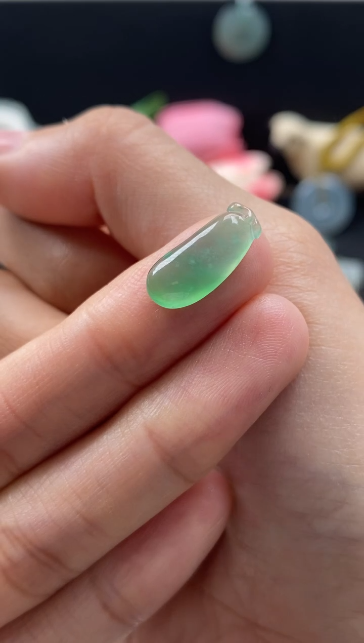 【闪购商品】翡翠颈饰未镶嵌翡翠冰绿福瓜