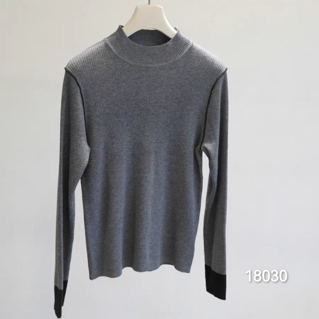 18030（部分无水洗唛，介意慎拍） CHUXUN圆领手袖撞色长袖针织衫