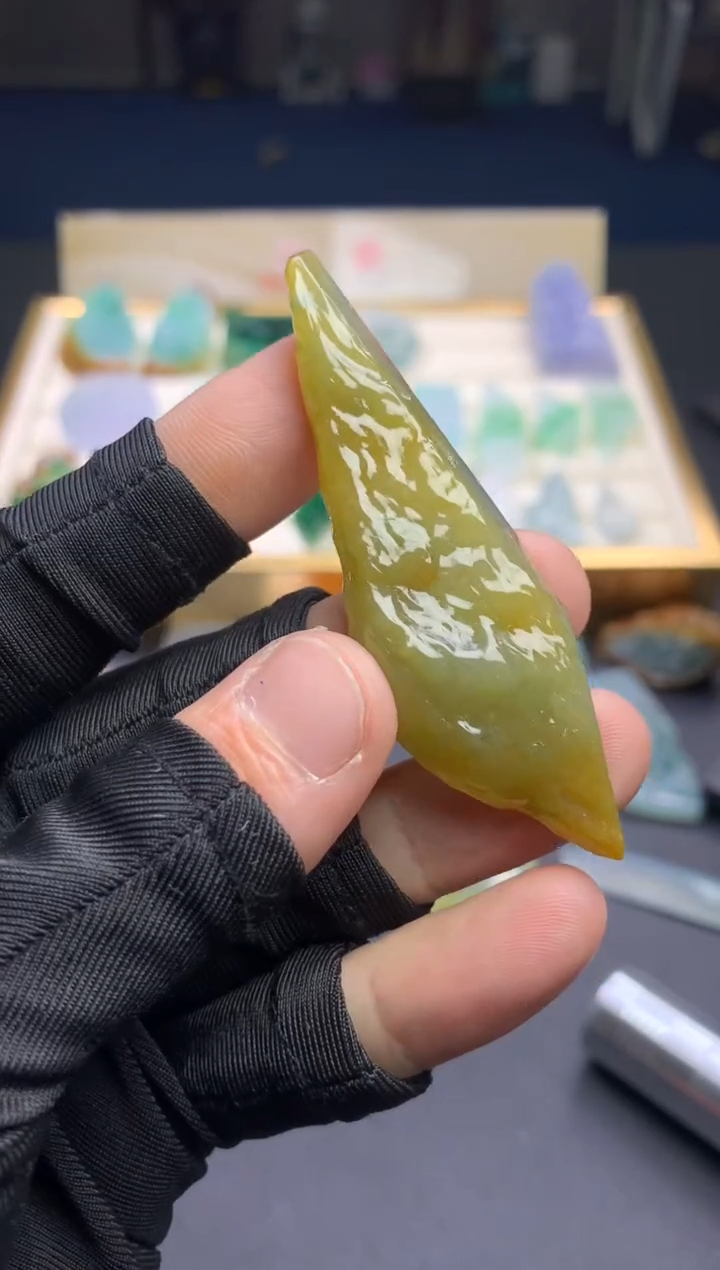 【闪购商品】定制翡翠未镶嵌