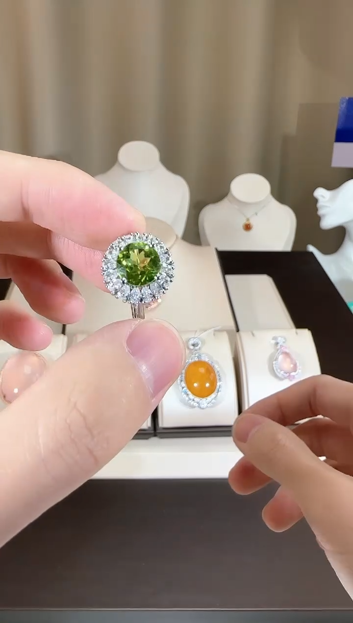 【闪购商品】橄榄石戒指银S925镶嵌8mm