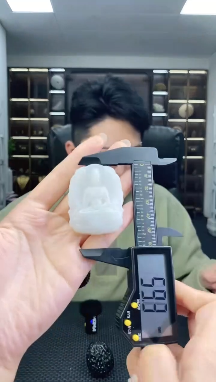 颈饰未镶嵌和田玉3