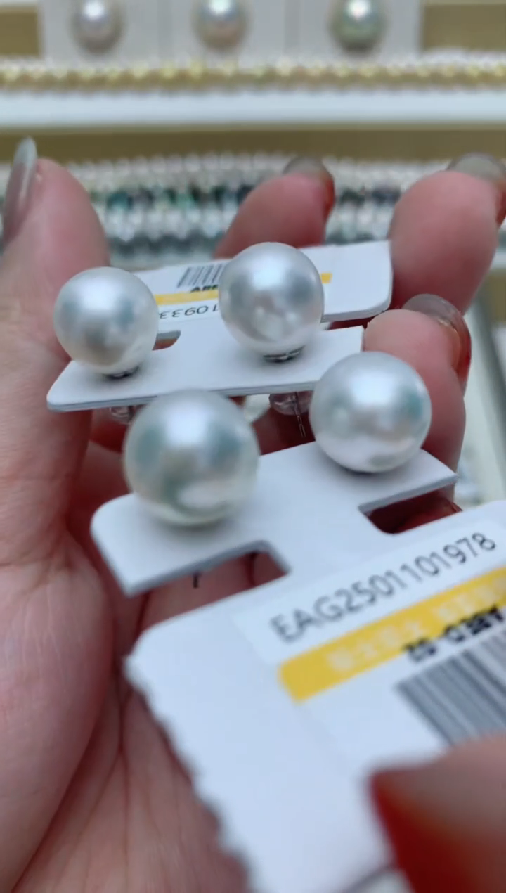 【闪购商品】海水珍珠耳饰18K金镶嵌q32 多样性发其一