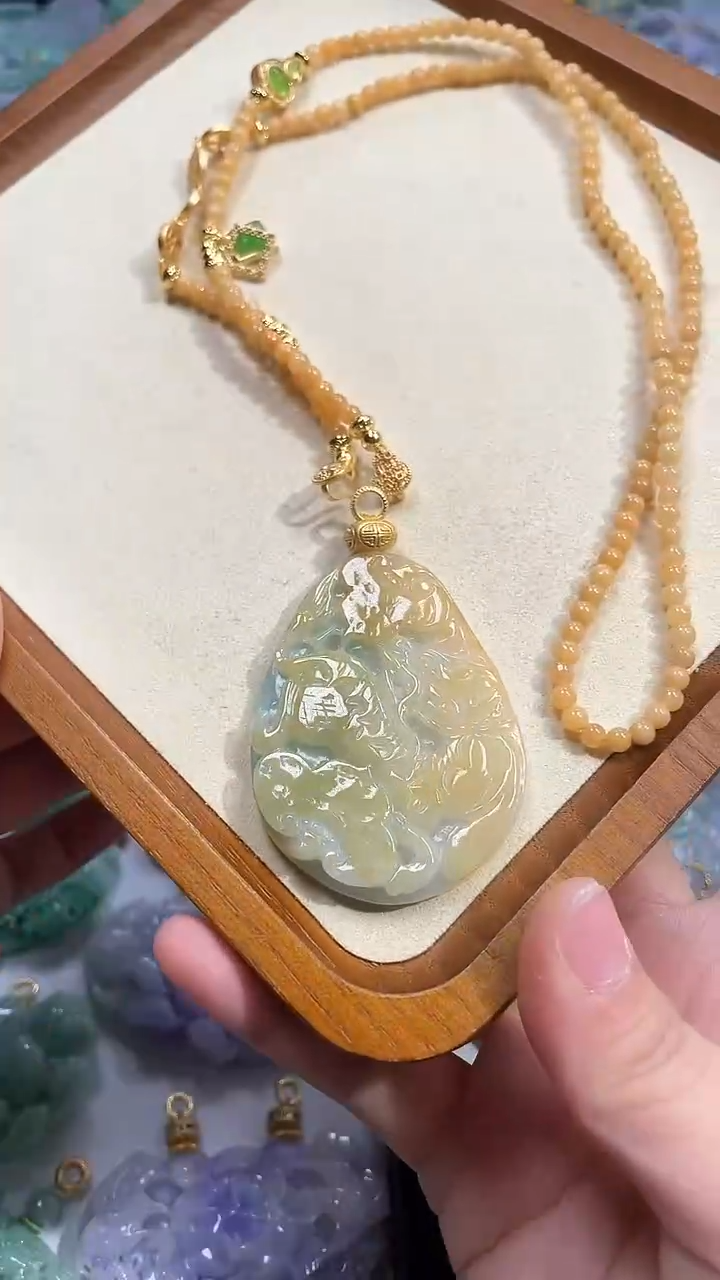 【闪购商品】翡翠颈饰未镶嵌吊坠