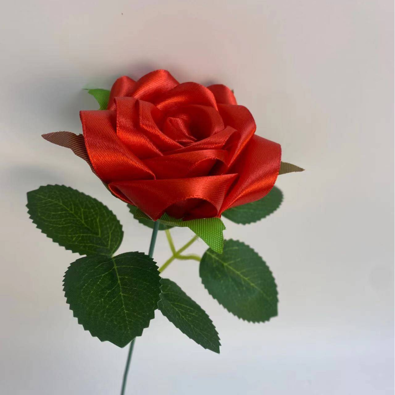 丝带玫瑰花成品带叶子生花仿真花花束卧室客厅室内摆设装饰用品