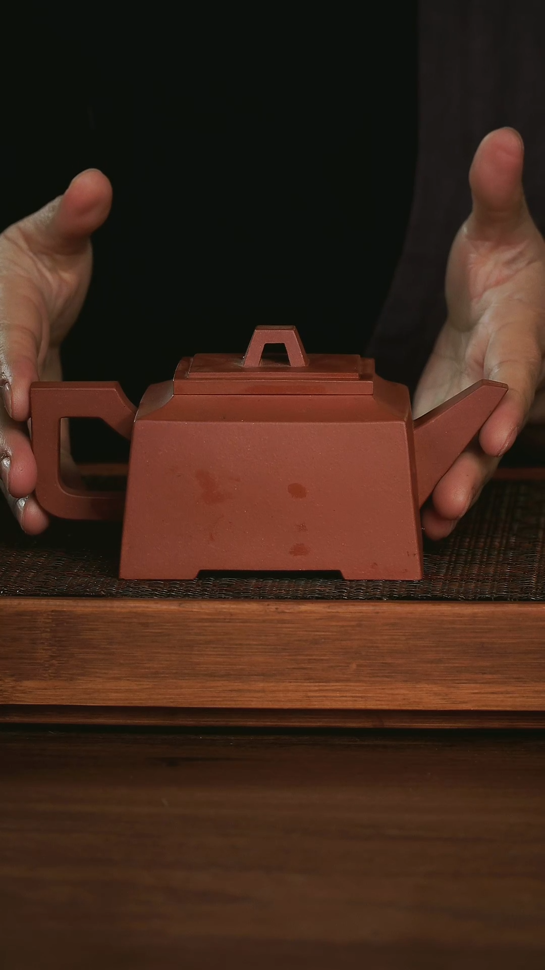 【闪购商品】紫砂茶壶升方器 红清水泥料 22occ