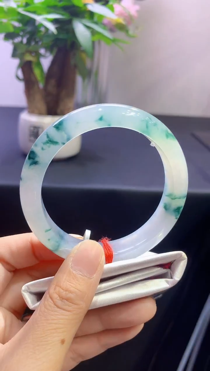 未镶嵌手镯翡翠翡翠手镯圈口57.6-t 170手镯定金2万卖价9.2万