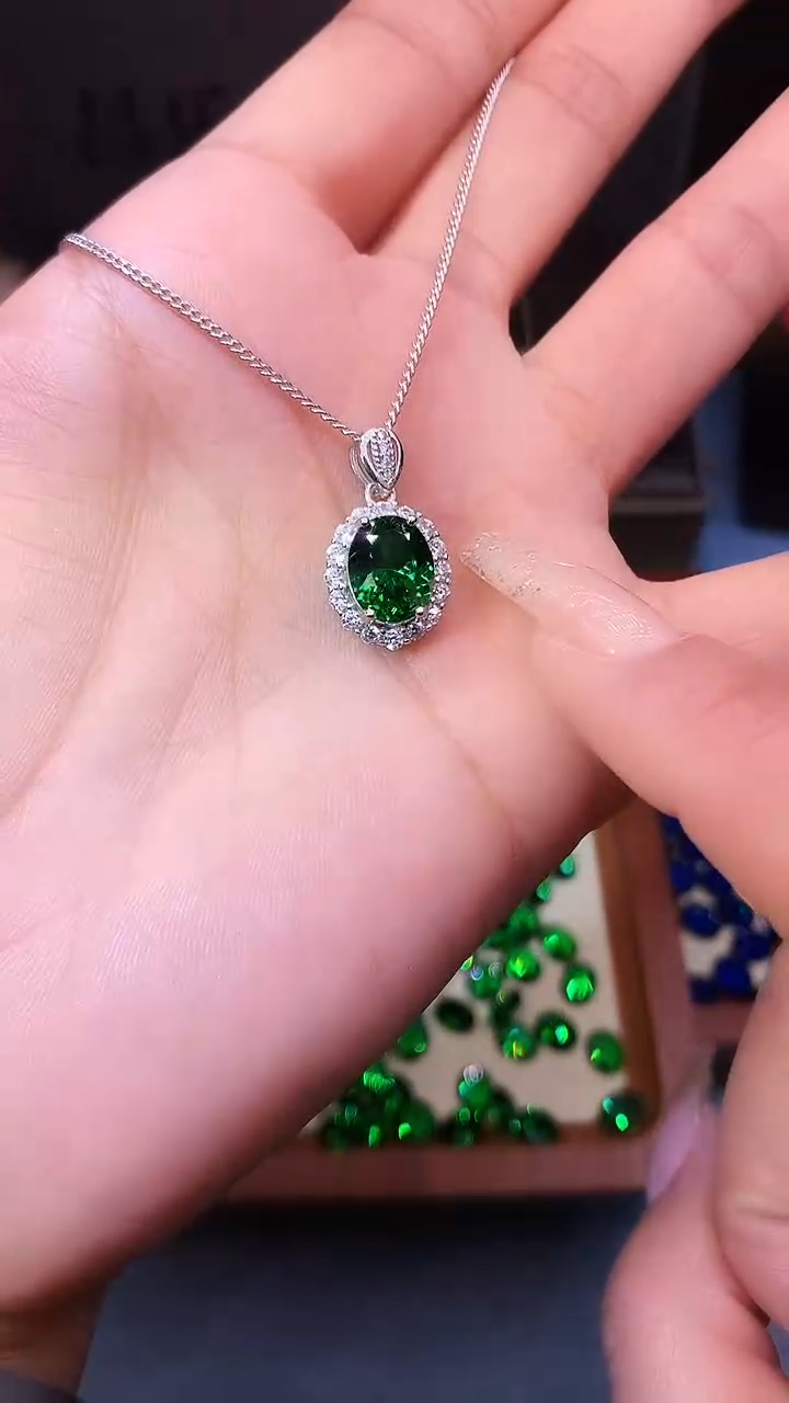 吊坠(赠链)银S925镶嵌碧玺........