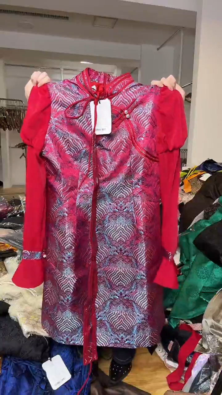 连衣裙       M码       80-105斤