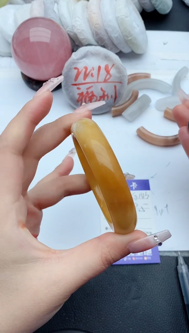 【闪购商品】石英质玉手镯未镶嵌G143+59.5