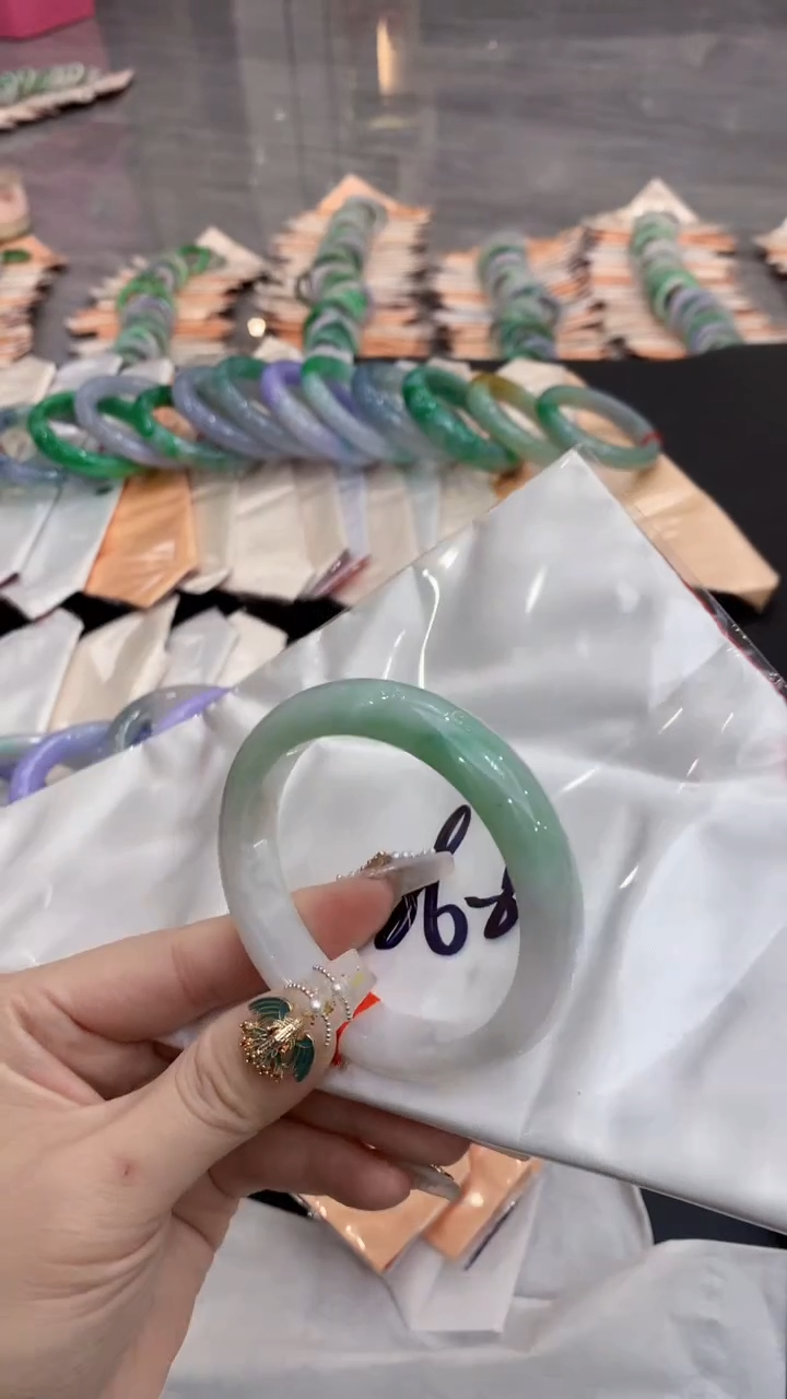 【闪购商品】翡翠手镯未镶嵌0531980731